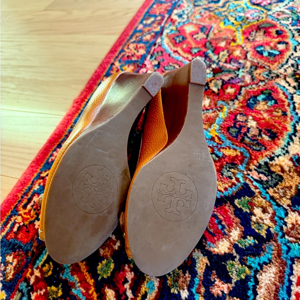 Tory Burch Tan Peep-Toe Heels - Picture 9 of 10